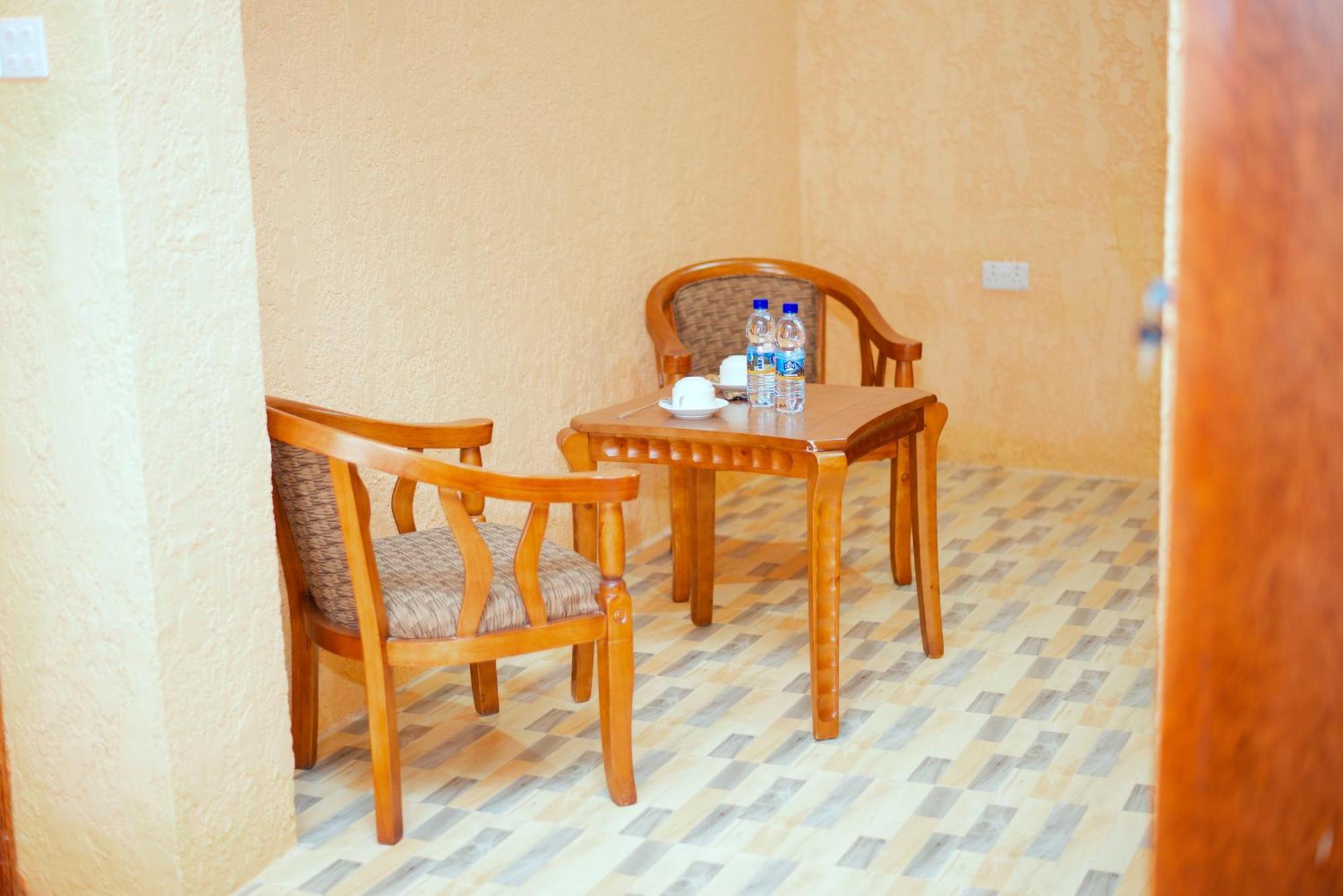 Point Zanzibar * Mwana Kerekwe